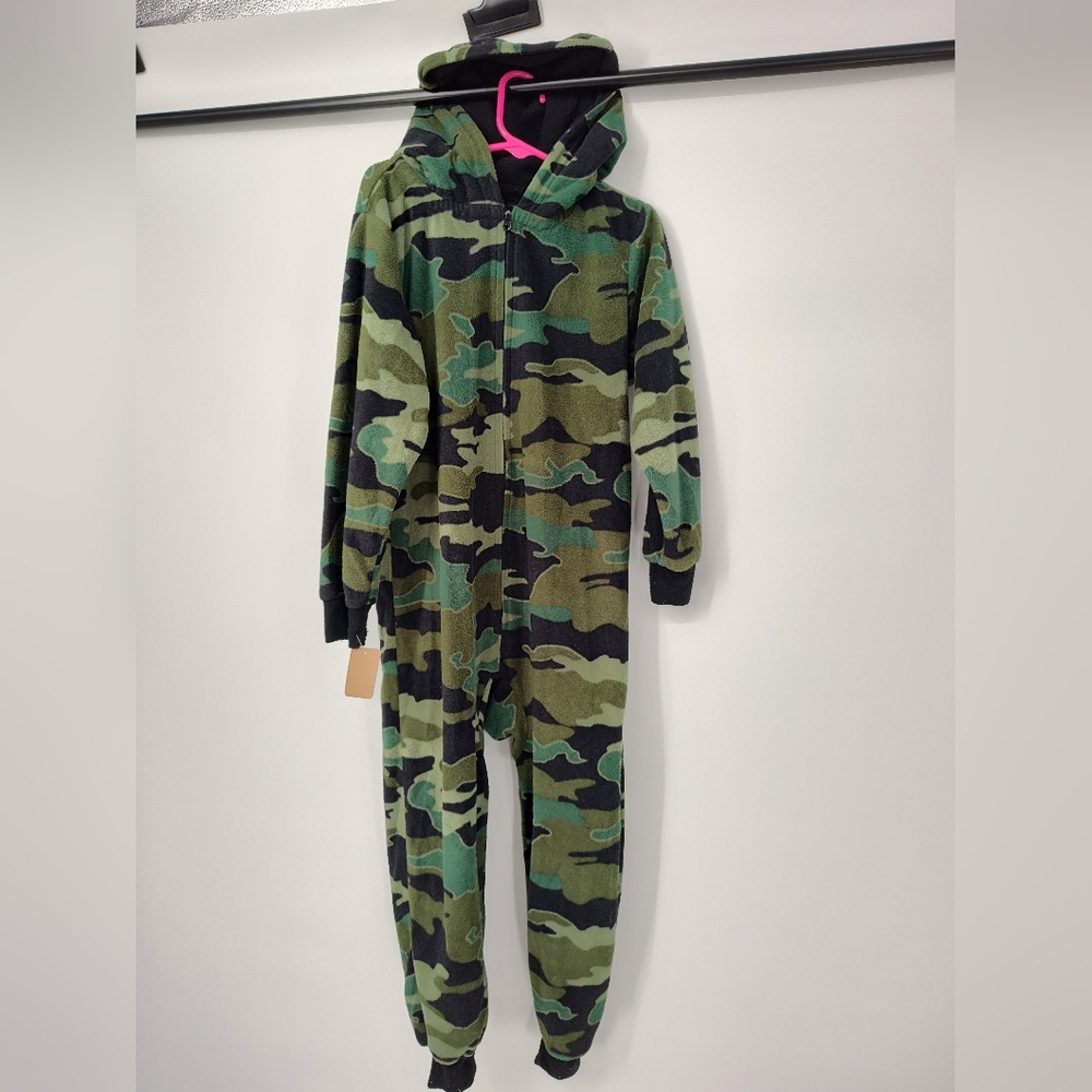 The Children's Place Green Camouflage Hooded One Piece Pajamas Size Boys Small